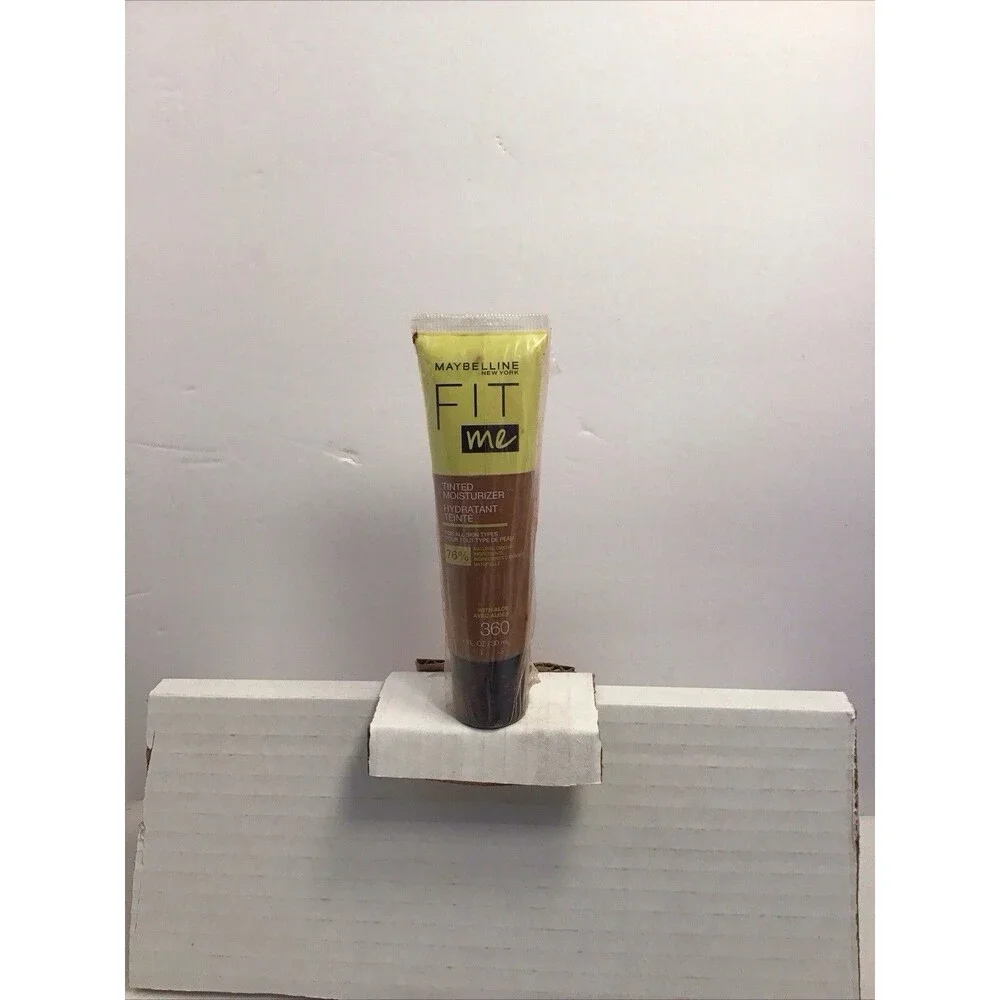 Maybelline Fit Me Tinted Moisturizer Natural Coverage  Face Makeup 360